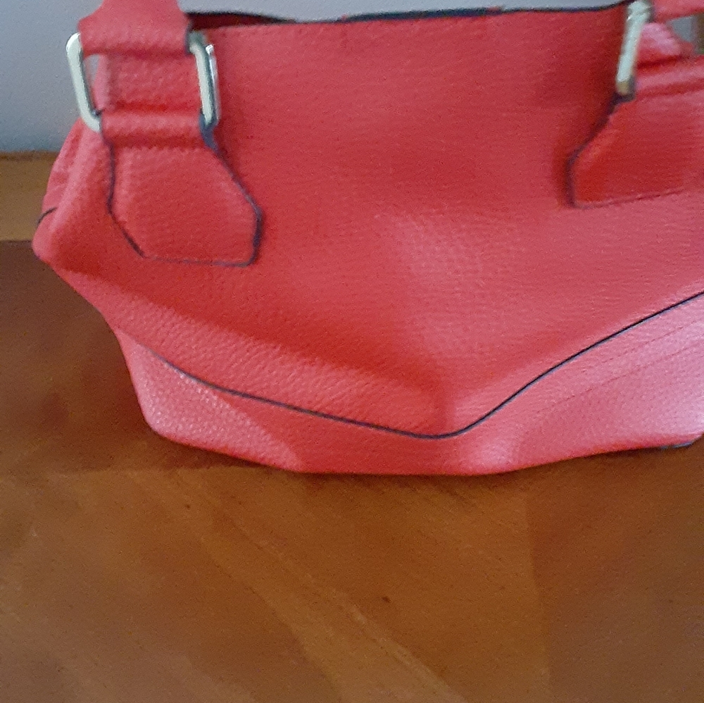 Handbag - Picture 3 of 4